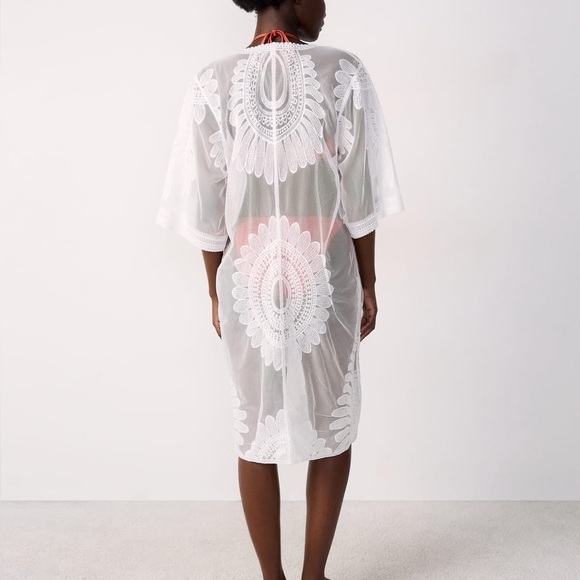 FINAL SALE - Etam White Sheer Lace Kimono Cover-Up size S/M - Picture 4 of 5
